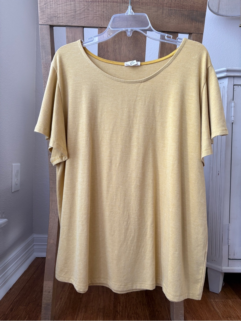 G&E Grace and Emma Women's Mustard Short Sleeve Scoop Neck Top XL